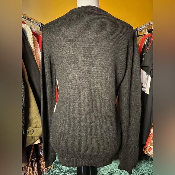 Black and white striped crewneck sweater with red heart - Picture 2 of 2